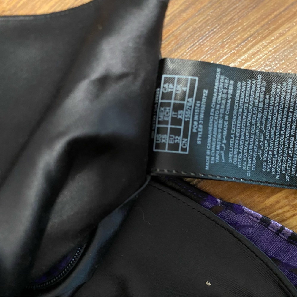 Guess by Marciano Black and Purple top - Picture 5 of 5
